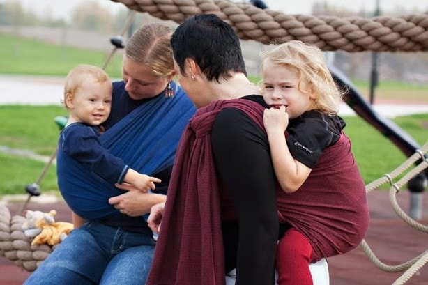 www.TheBabyWearer.com